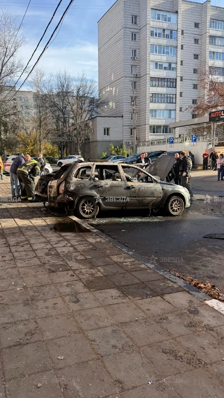 😱Взрыв прогремел в Ульяновске — горит автомобиль.