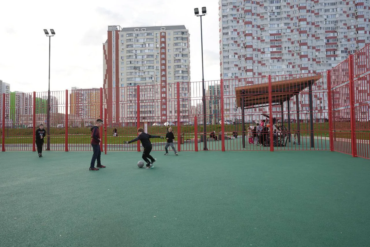 ⚽ В Некрасовке ребята проводят выходные на спорте