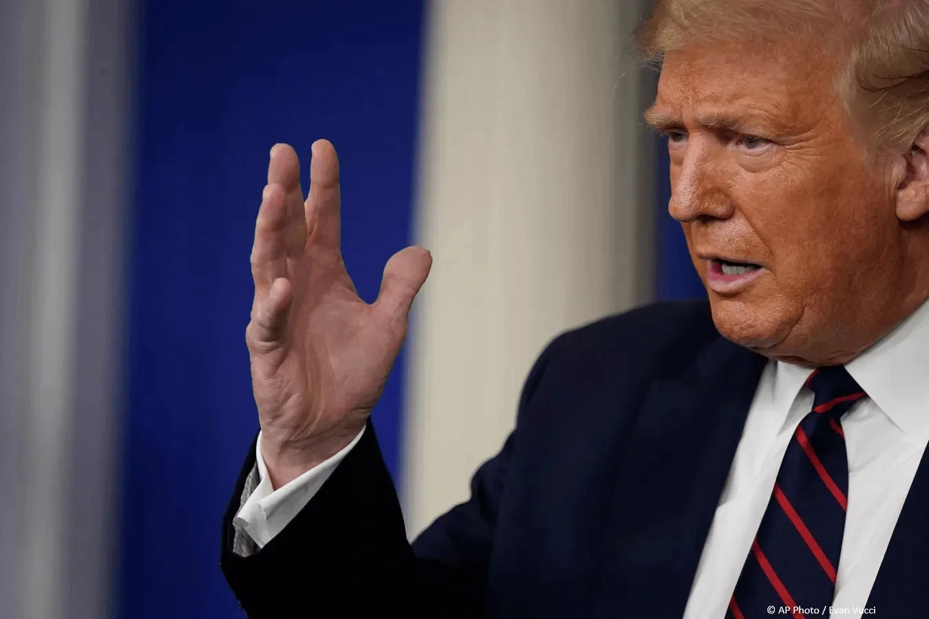 Трамп поручил военным подготовить варианты ударов по энергетическим объектам Ирана, утв...