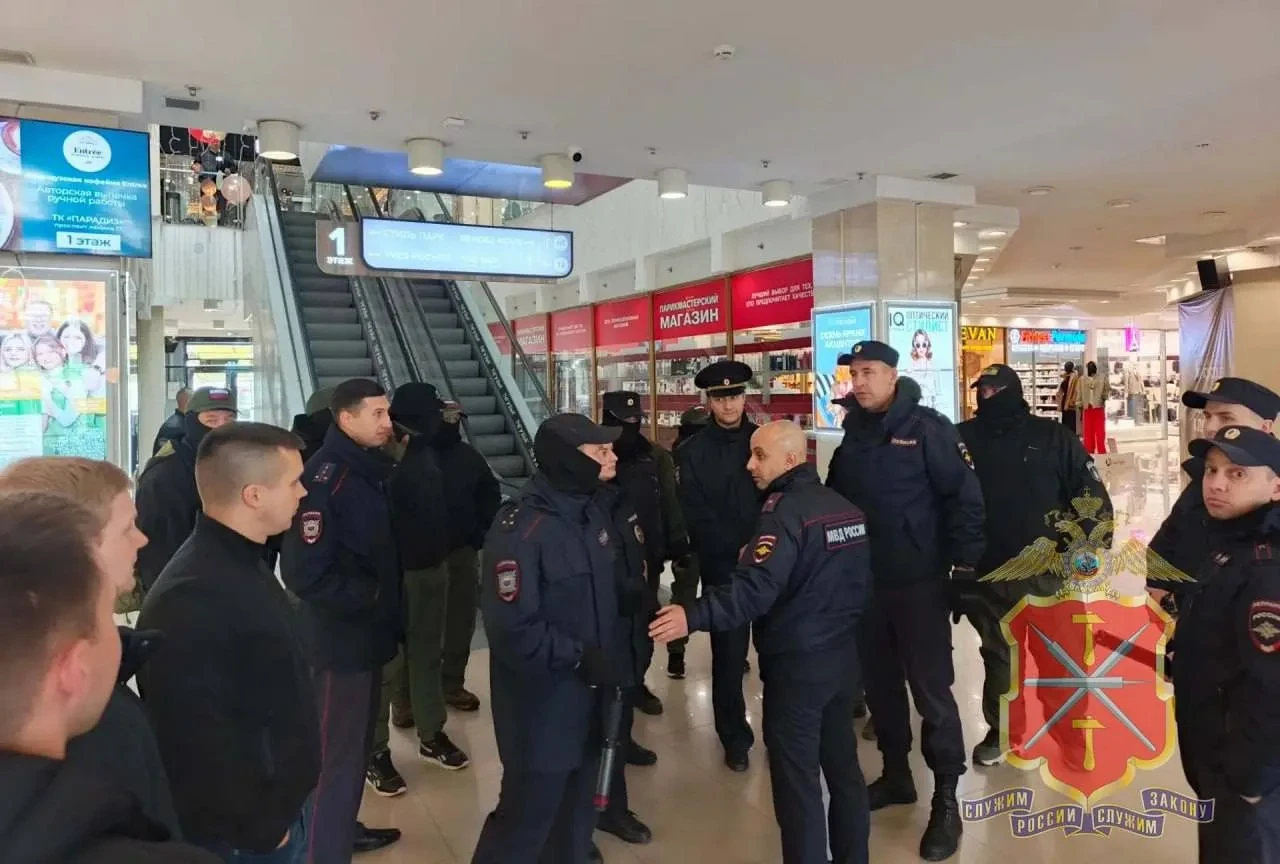 В Туле полиция в ходе проверки стройплощадок и кафе выявила 54 нарушения миграционного ...