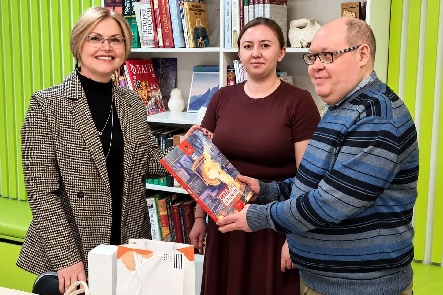 ЧЭМК собрал книги для специальной библиотеки Челябинска