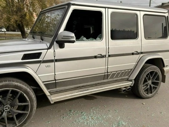 На улице Доватора в Челябинске сотрудники ДПС остановили автомобиль «Мерседес» с сильно...