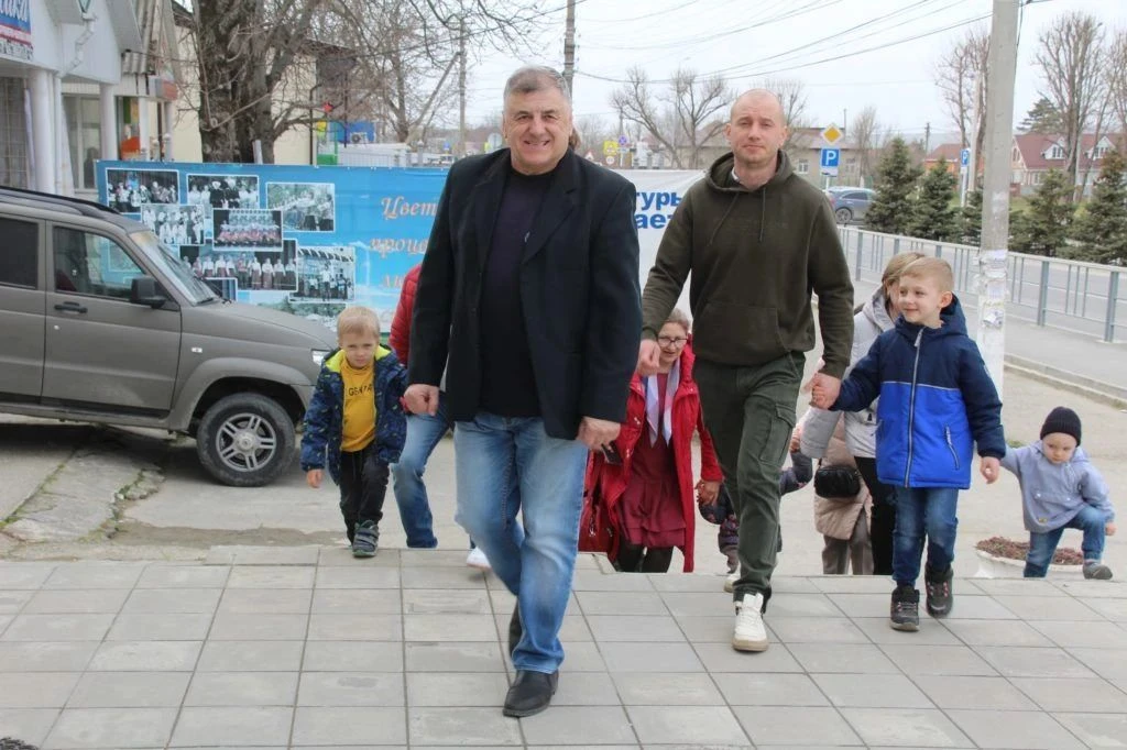 Казак без песни - не казак.