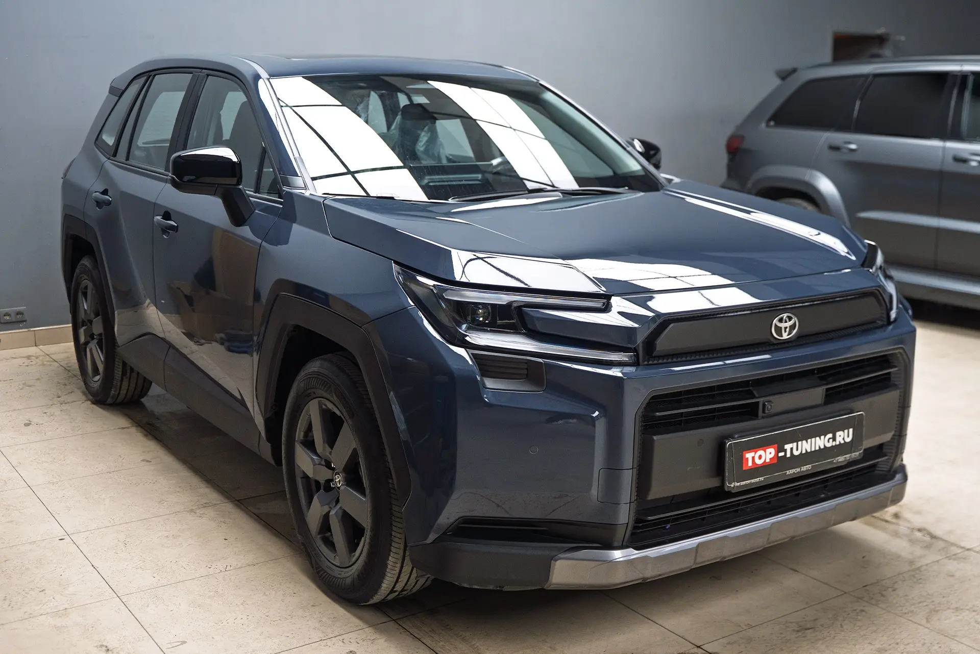 Броня для бестселлера: защита кузова новой Toyota RAV 4