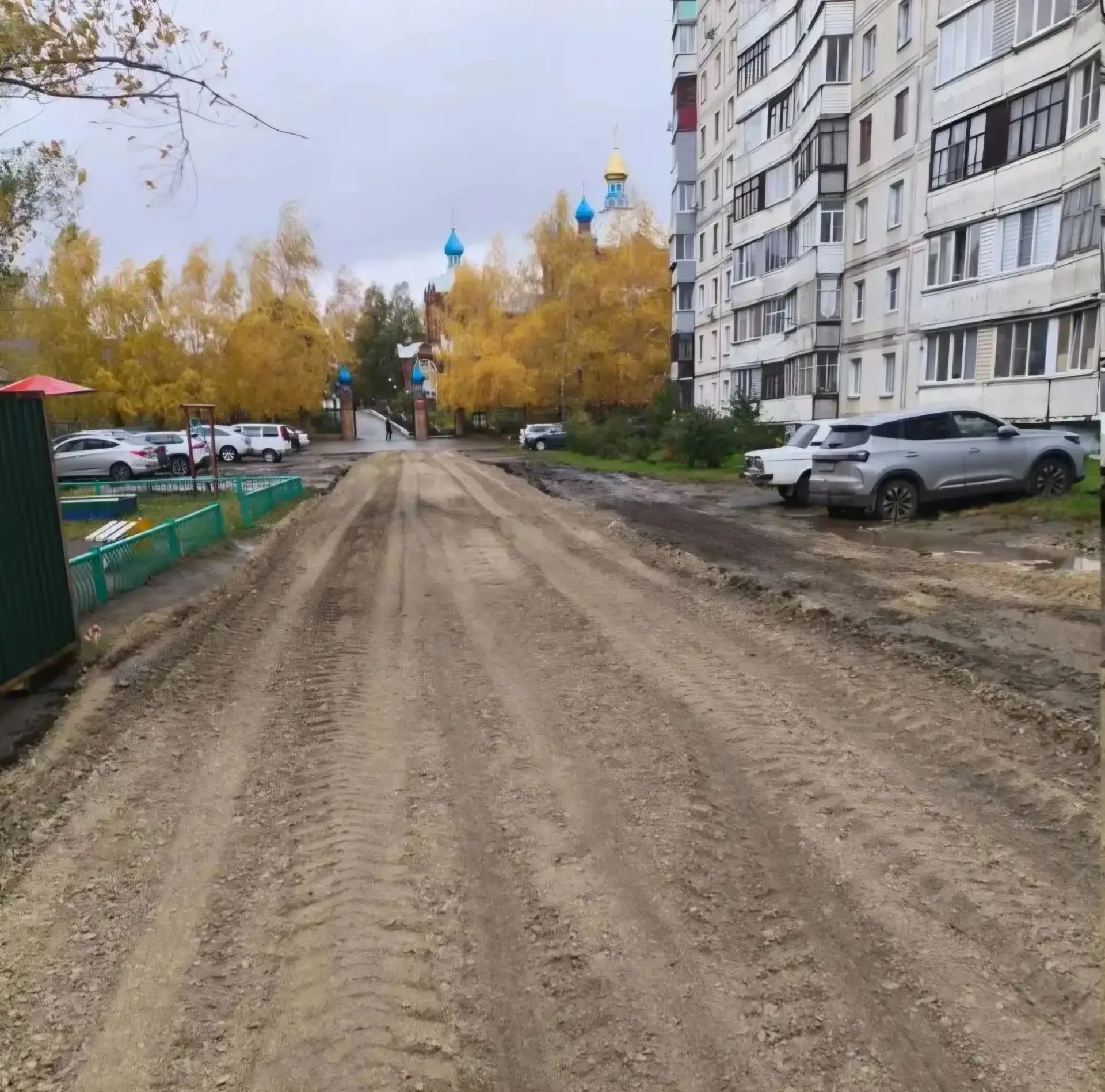 В 23-м микрорайне отремонтировали проезд к храму Казанской иконы Божией Матери
