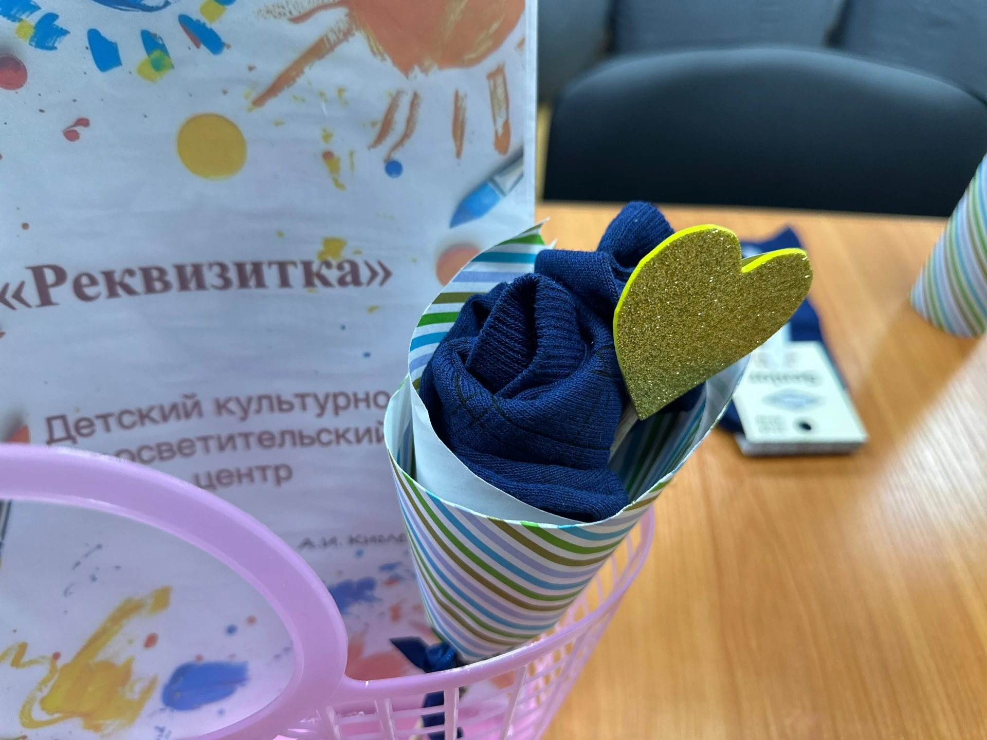 Кто сказал, что цветы вянут? Только не те, что сделаны с любовью! 😉🧦