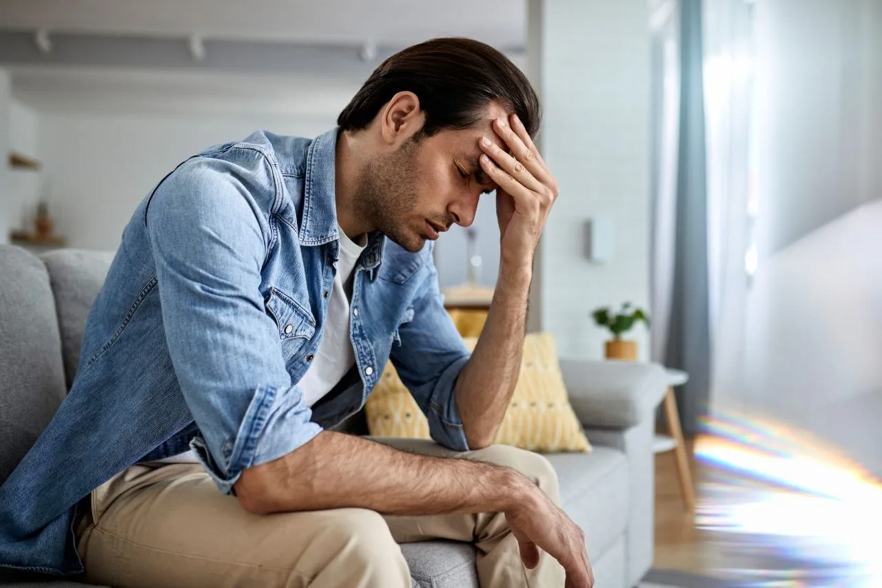 Частое пребывание дома может влиять и на физическое, и на эмоциональное состояние.