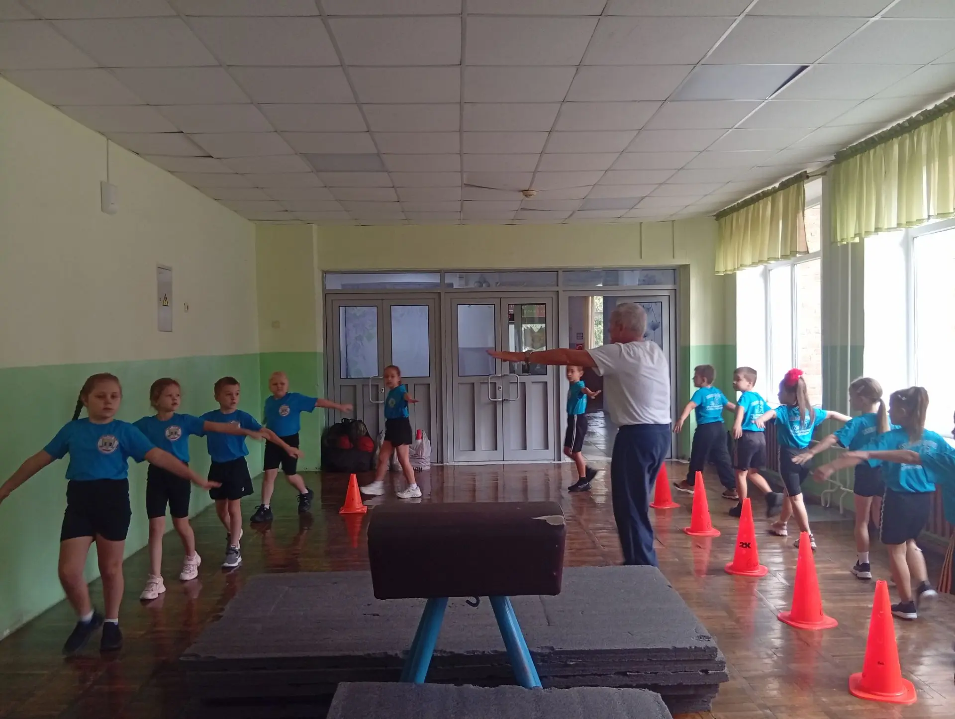Маленькие спортсмены: как проходят уроки физкультуры у наших детей? 🏃‍♂️👟