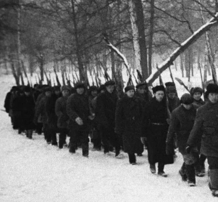 «Мы знали, что умрем, но не отступим». Трагедия и подвиг московских ополченцев.