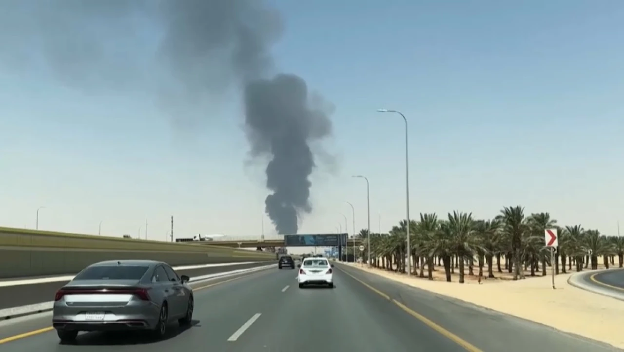 💥🛫🇸🇦 Хуситы совершили очередную атаку на аэропорт в столице Саудовской Аравии. Изве...