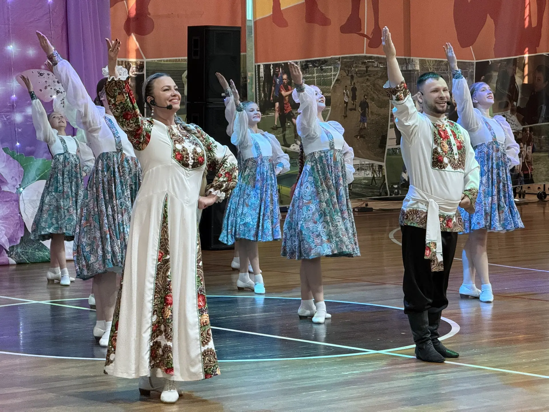Праздничный концерт «Возраст осени? Нет, сезон цветения!» подарил тепло старшему поколе...