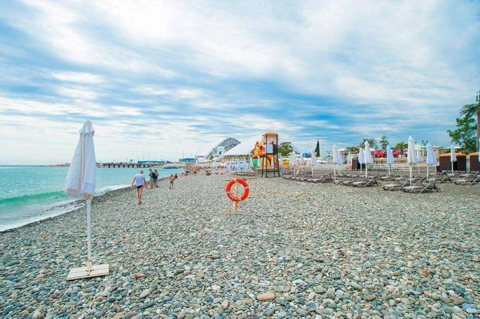 Пляжи Сириуса снова открыли после пожара на танкере в Чёрном море