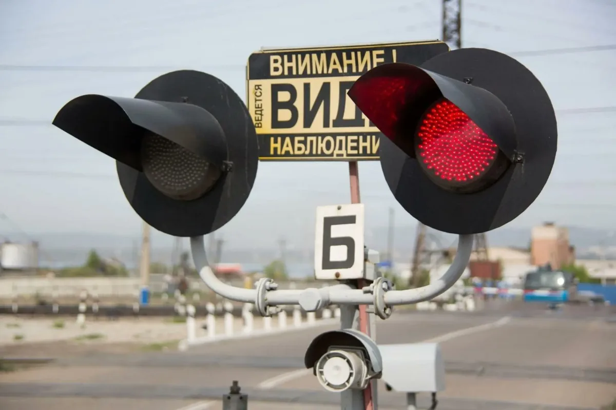 Железнодорожный переезд на улице Каларская в Антипихе закроют на три дня в октябре 2026...