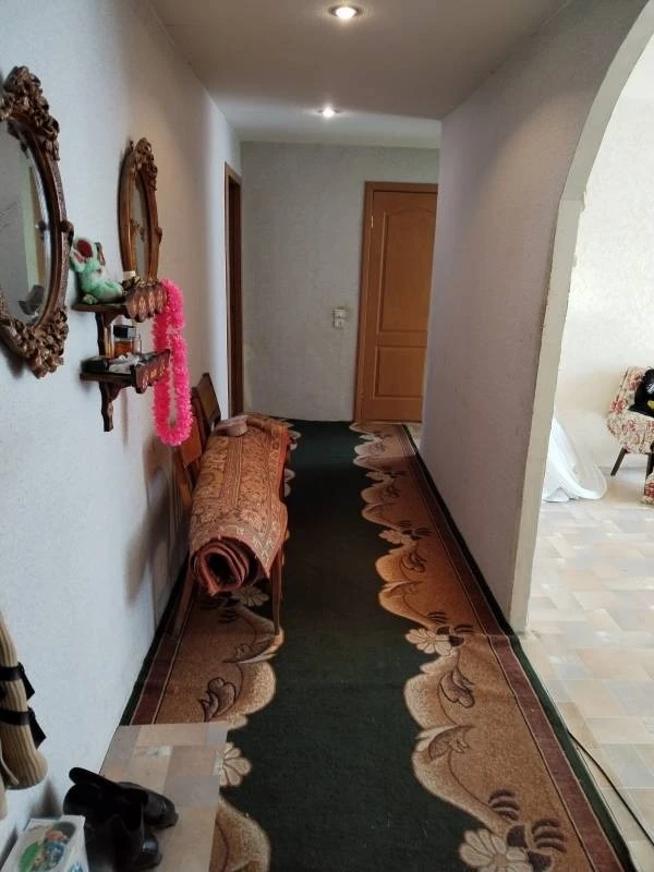 Продам 3-комн. квартиру, 63 м², 1/9 эт., Горловка, 3 200 000 руб.