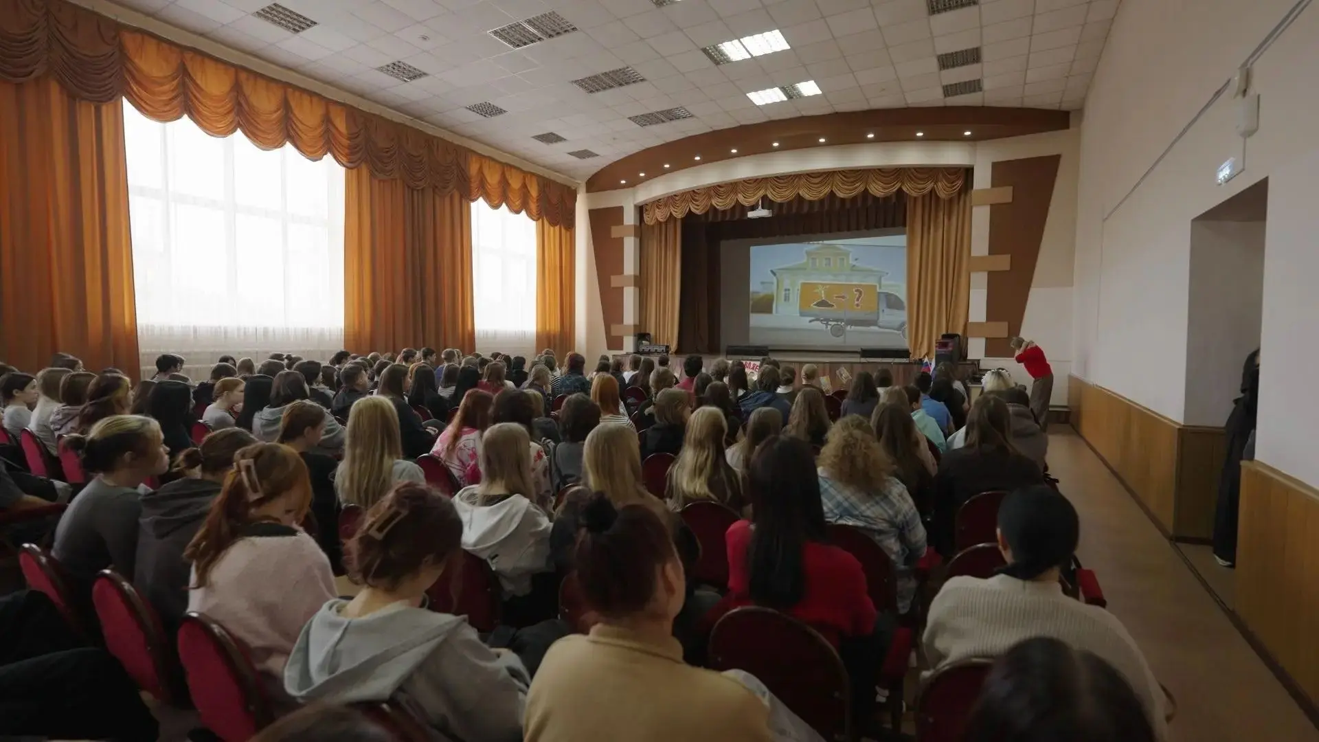 ‼️Единый день профилактики: полицейские и кинематографисты поговорили со студентами об ...