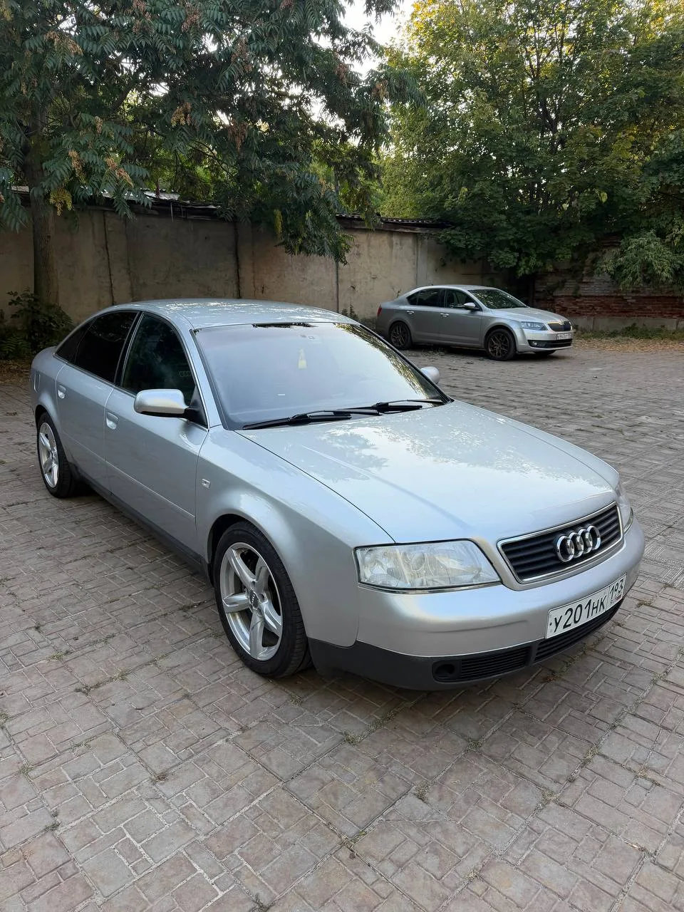 Продам  AUDI A6 в кузове С5 - 2000 года выпуска