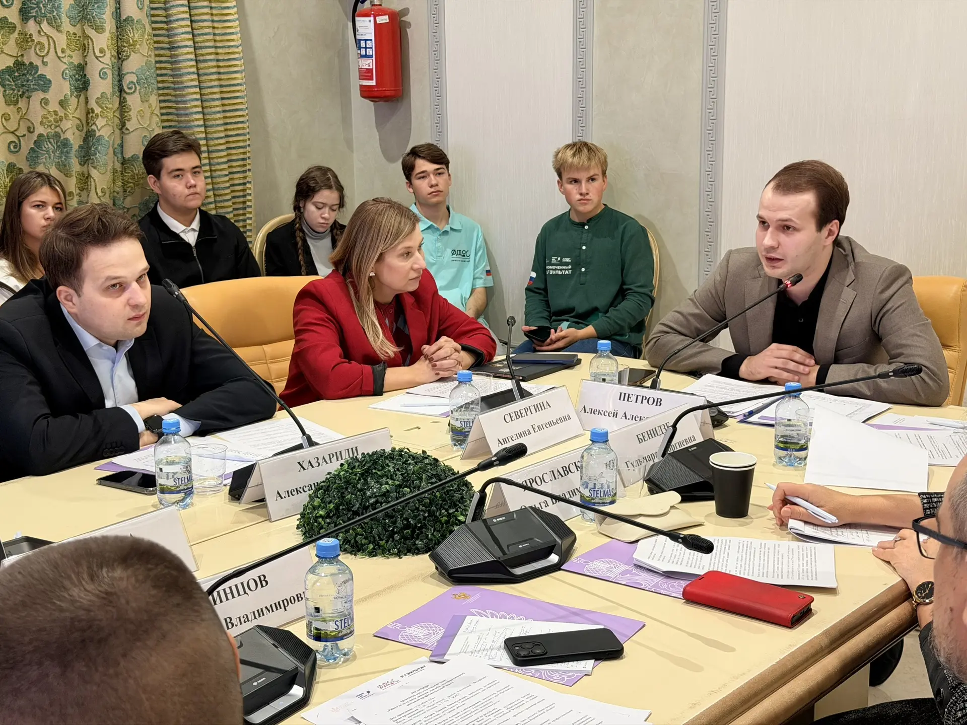 Сегодня команда ФДОС принимает участие в круглом столе «Работа до получения диплома: ка...