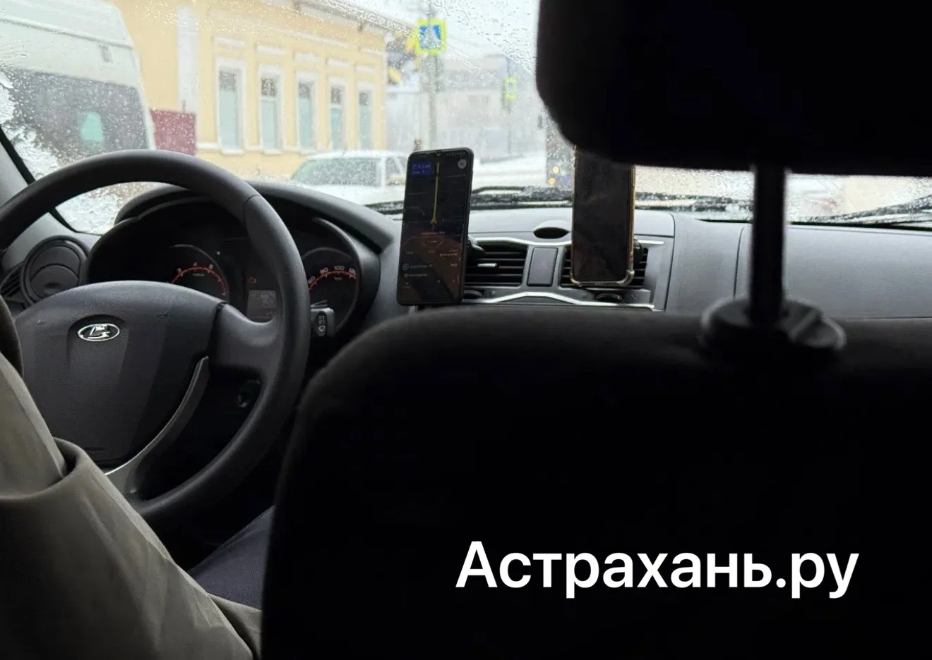 В Астраханской области стремительно сокращается количество легковых такси: чем это грозит?
