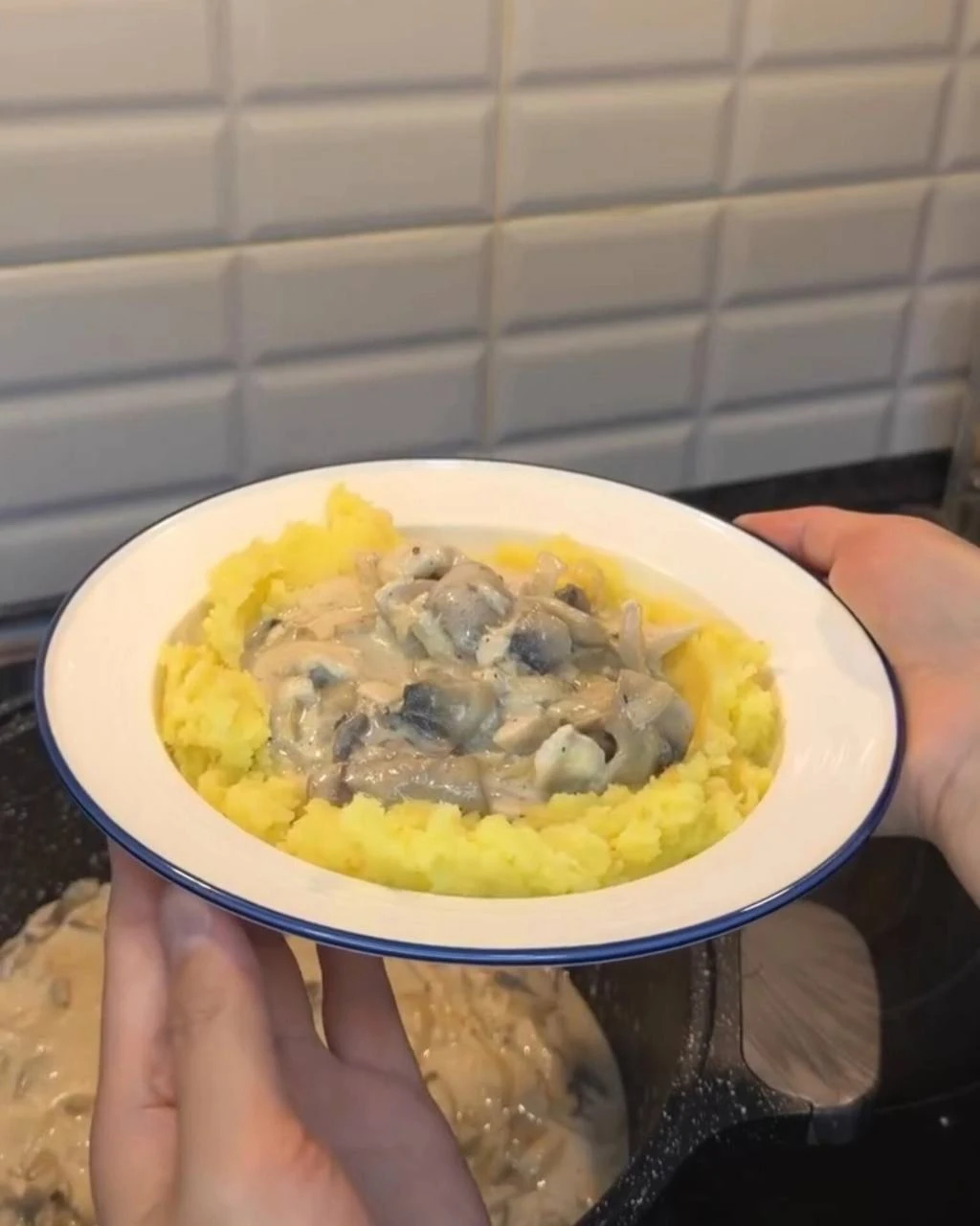 Бефстроганов с курицей и грибами 👩‍🍳