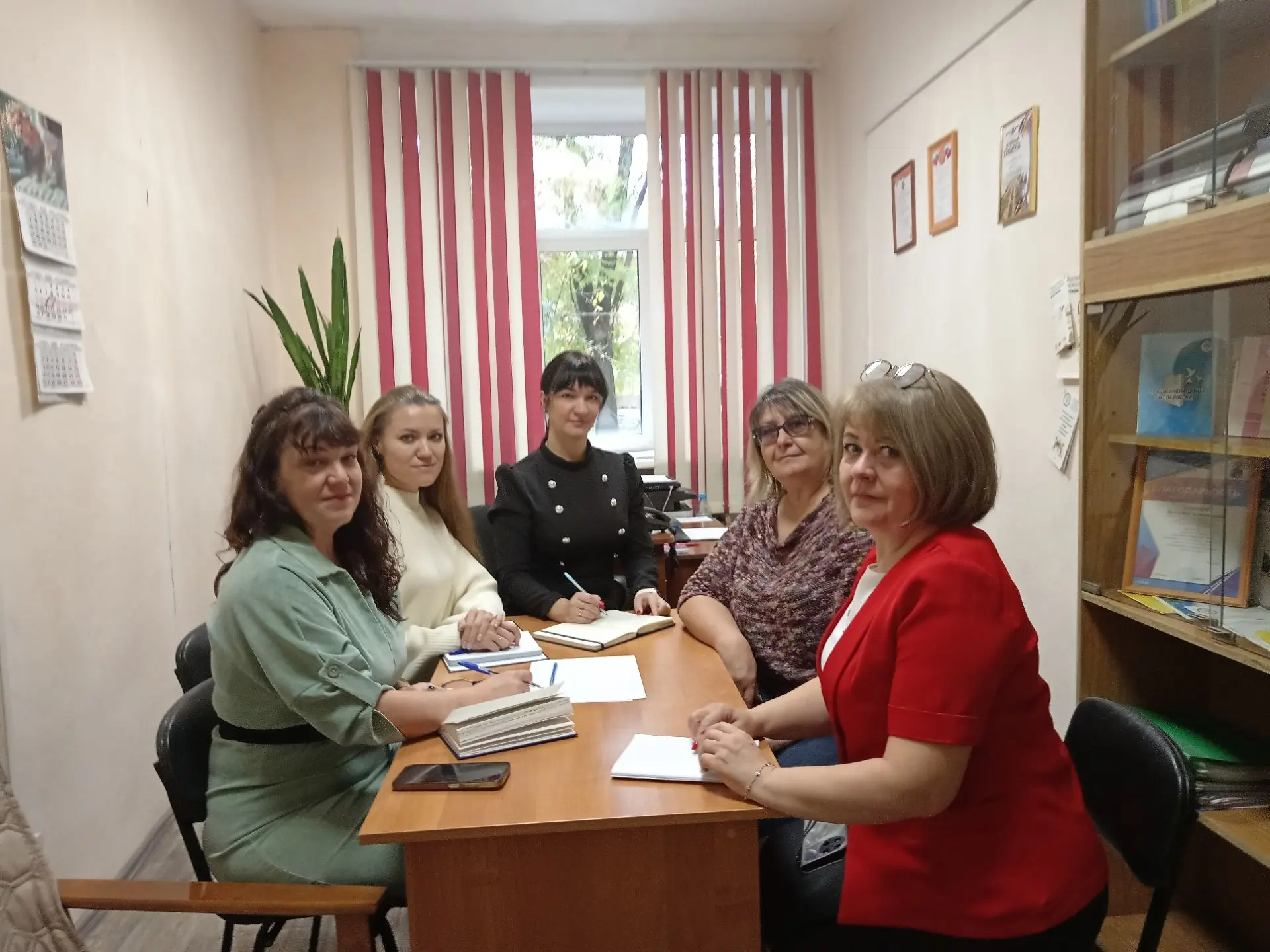 В ИМЦ прошла консультация для педагогов-психологов, начинающих работу в детских садах и...
