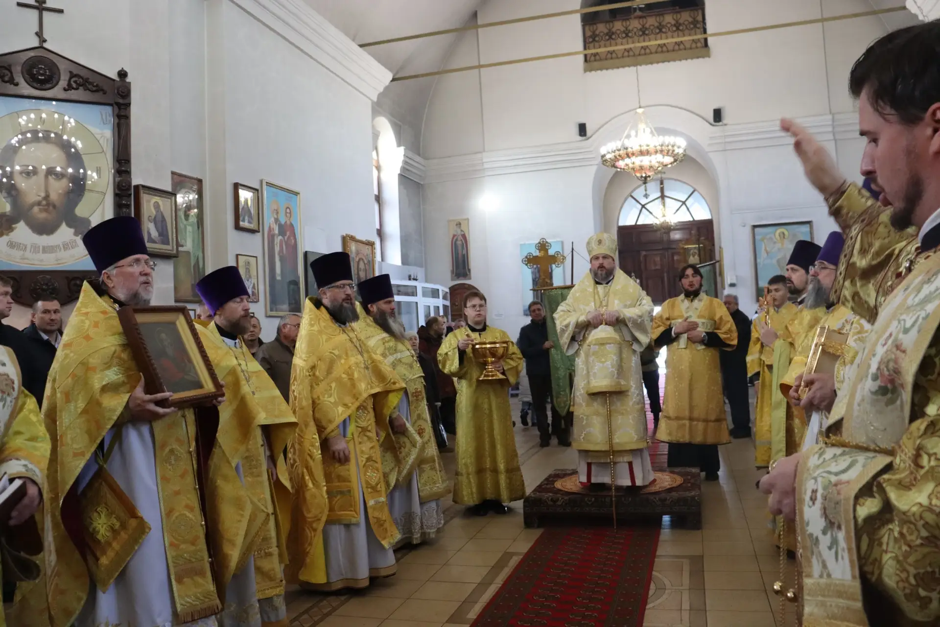 ​🕊 Светлый день в Салде: как город отметил праздник своего небесного покровителя и наг...