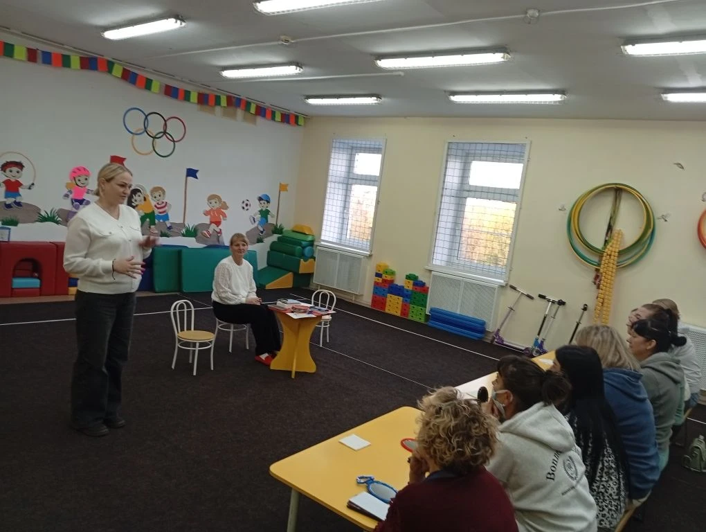 В группе «Звёздочки» прошло родительское собрание. Педагог-психолог провела консультаци...