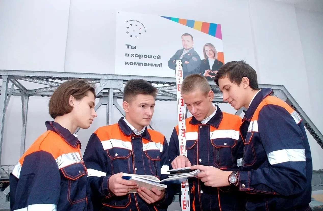 В 2026 году 68 % выпускников 9‑х классов Ростовской области (31,8 тысячи человек) продо...