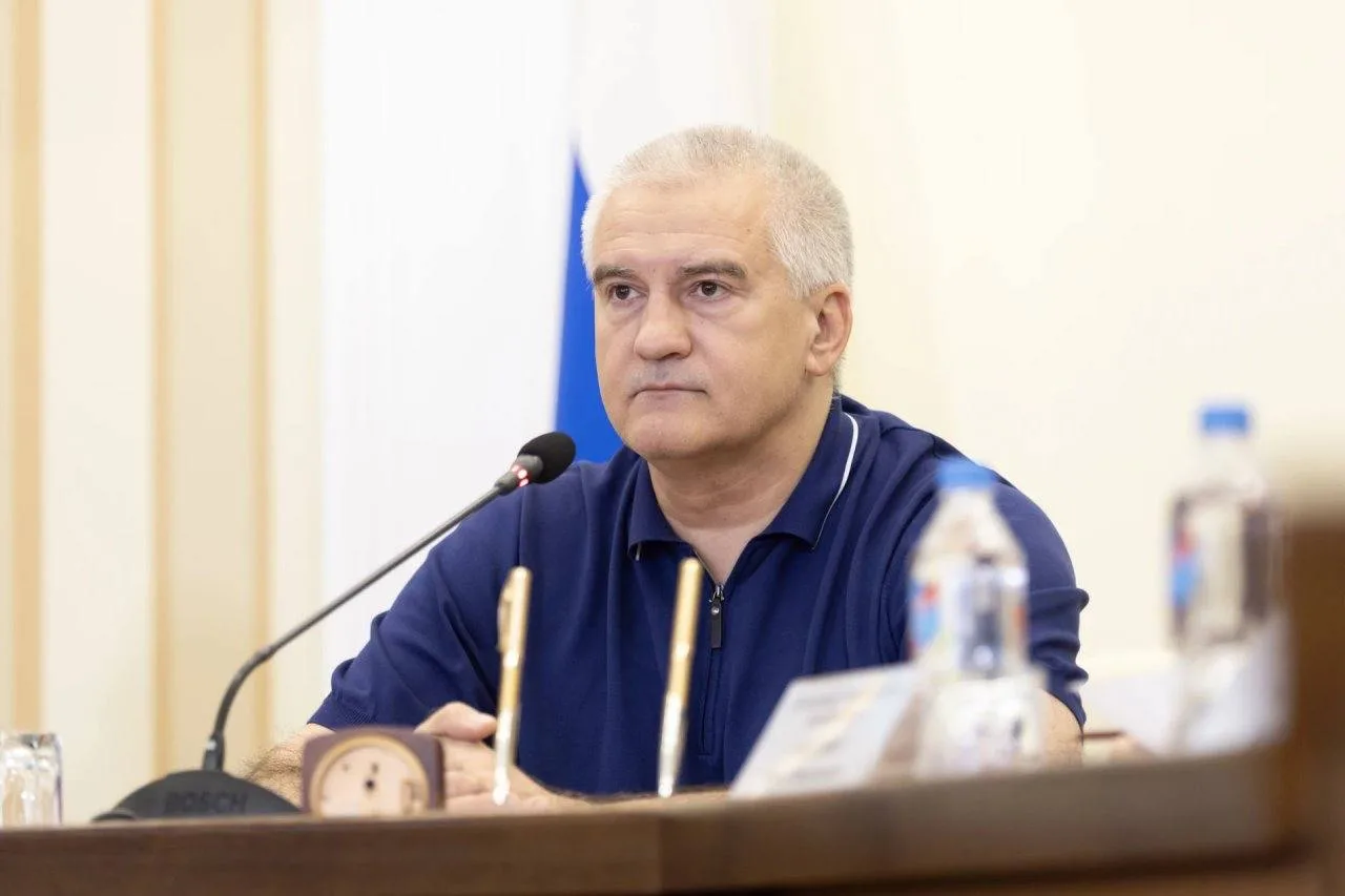 Крыму выделили 2 миллиарда рублей на компенсации жителям за отсутствие света. Деньги по...