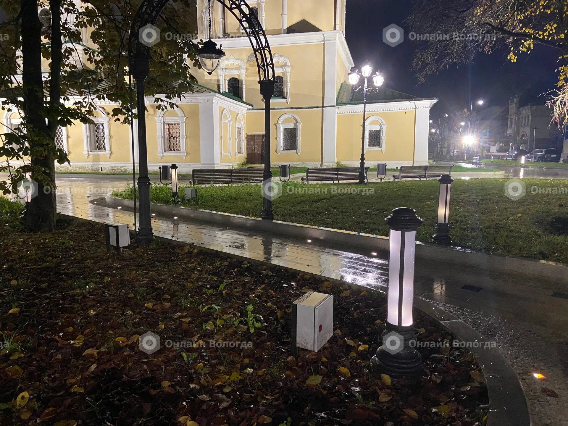 Про проведении реконструкции в Детском парке были установлены фонари, большая часть из ...