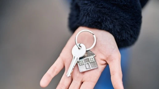 В Новосибирской области 21-летняя сирота получила квартиру через суд