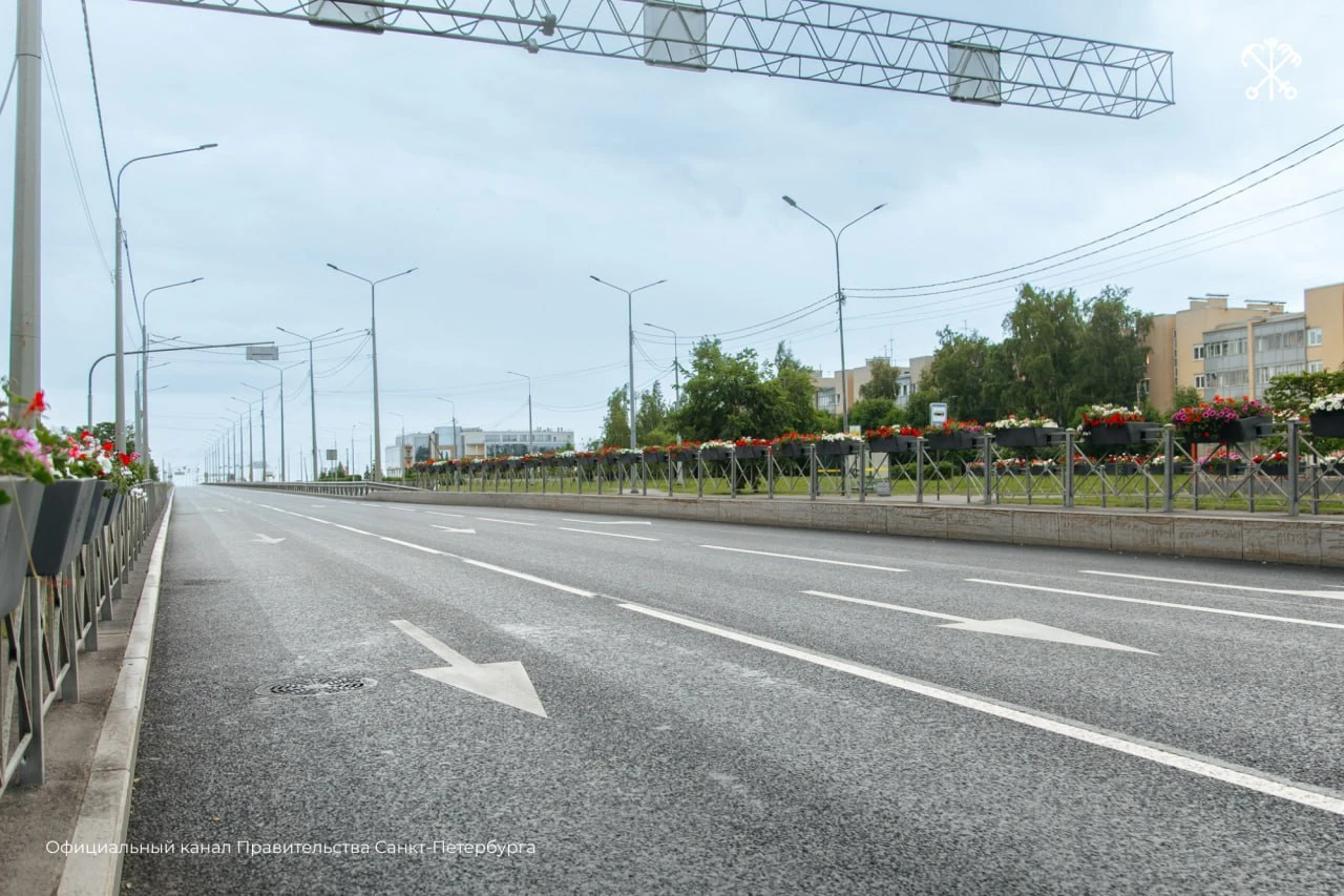 🚧 Более 8 километров дорог обновили в Петербурге