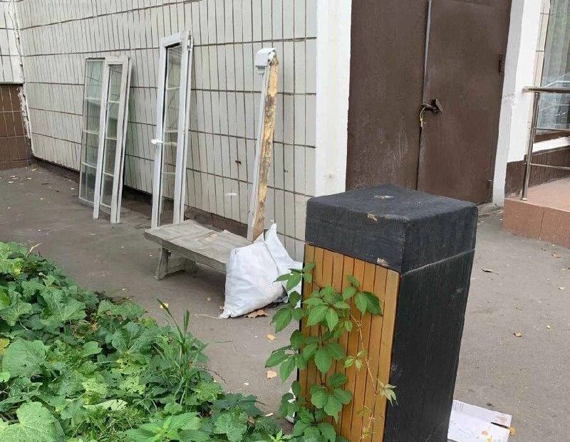 🧹 В Марьино жители жалуются на неубранный двор