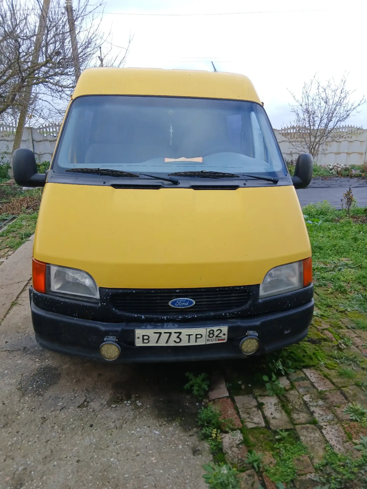 Продам Ford Transit дизель 1995г. Двигатель, коробка в норме. Кузов требует внимания. 3...