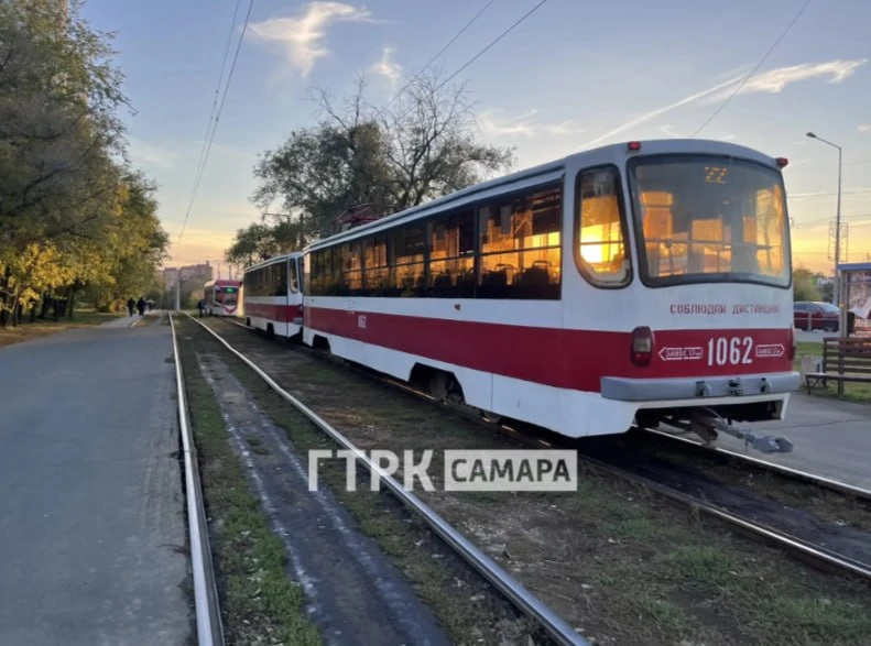 🚊 В Самаре вечером 8 октября остановилось движение трамваев в районе Самарского универ...