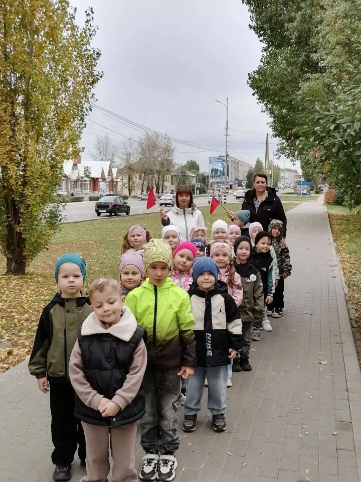 🚦 «Смешарики» в стране дорожных знаков: как мы учили ПДД на практике!