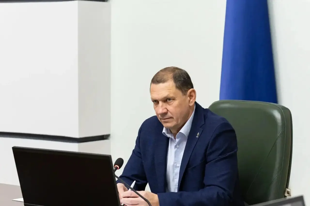 «Никаких асфальтовых работ в дождь»: мэр Улан-Удэ дал  поручения по ремонту дорог