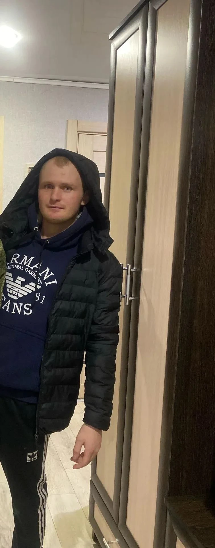 Может кто видел парня, отпишитесь, пожалуйста. Родители переживают, ищут.