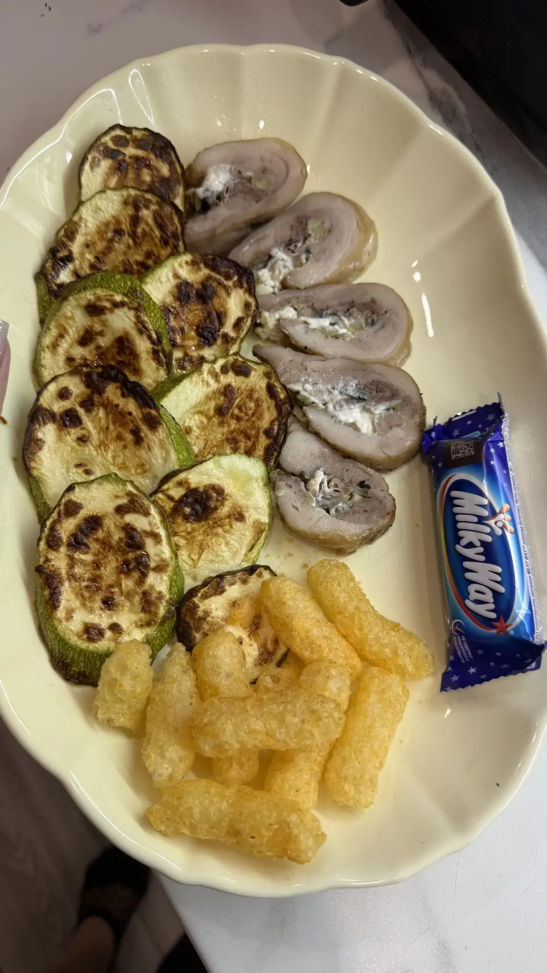 Обед 🥗 рулетики вышли отпад башки.  Сегодня фото рецепт оформлю