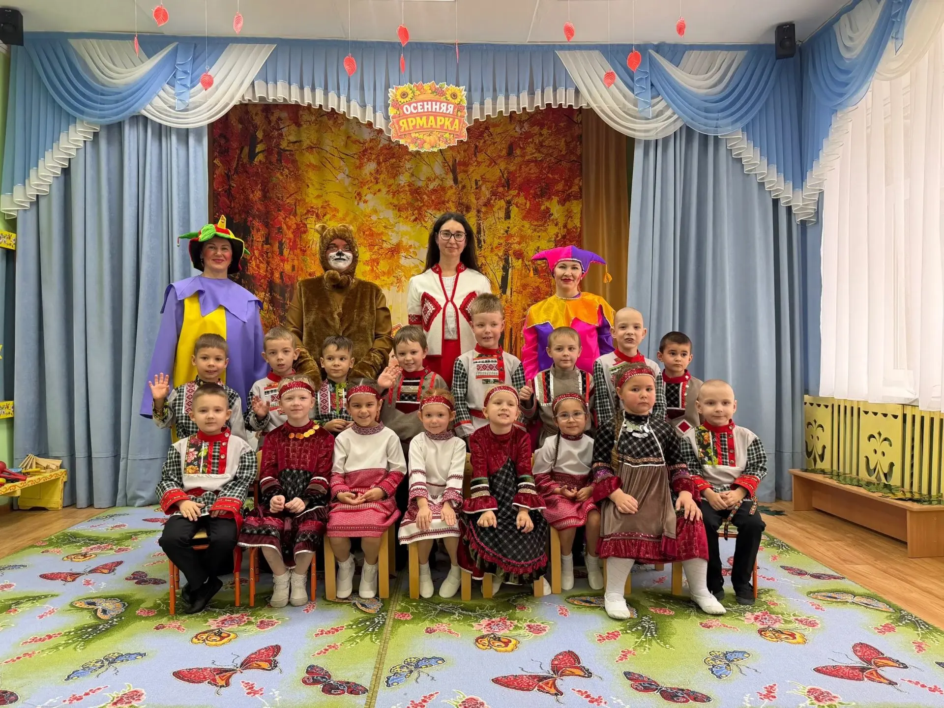 🔥 Шум, смех, хороводы, игры— так прошла «Осенняя ярмарка» в группе Аленка и Чиполлино.