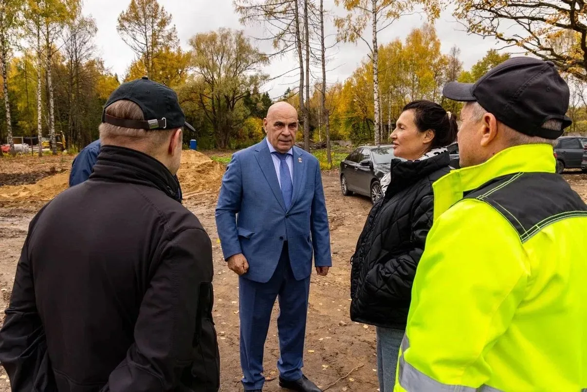 На Красной Поляне продолжается строительство круглогодичного комплекса для семейного от...