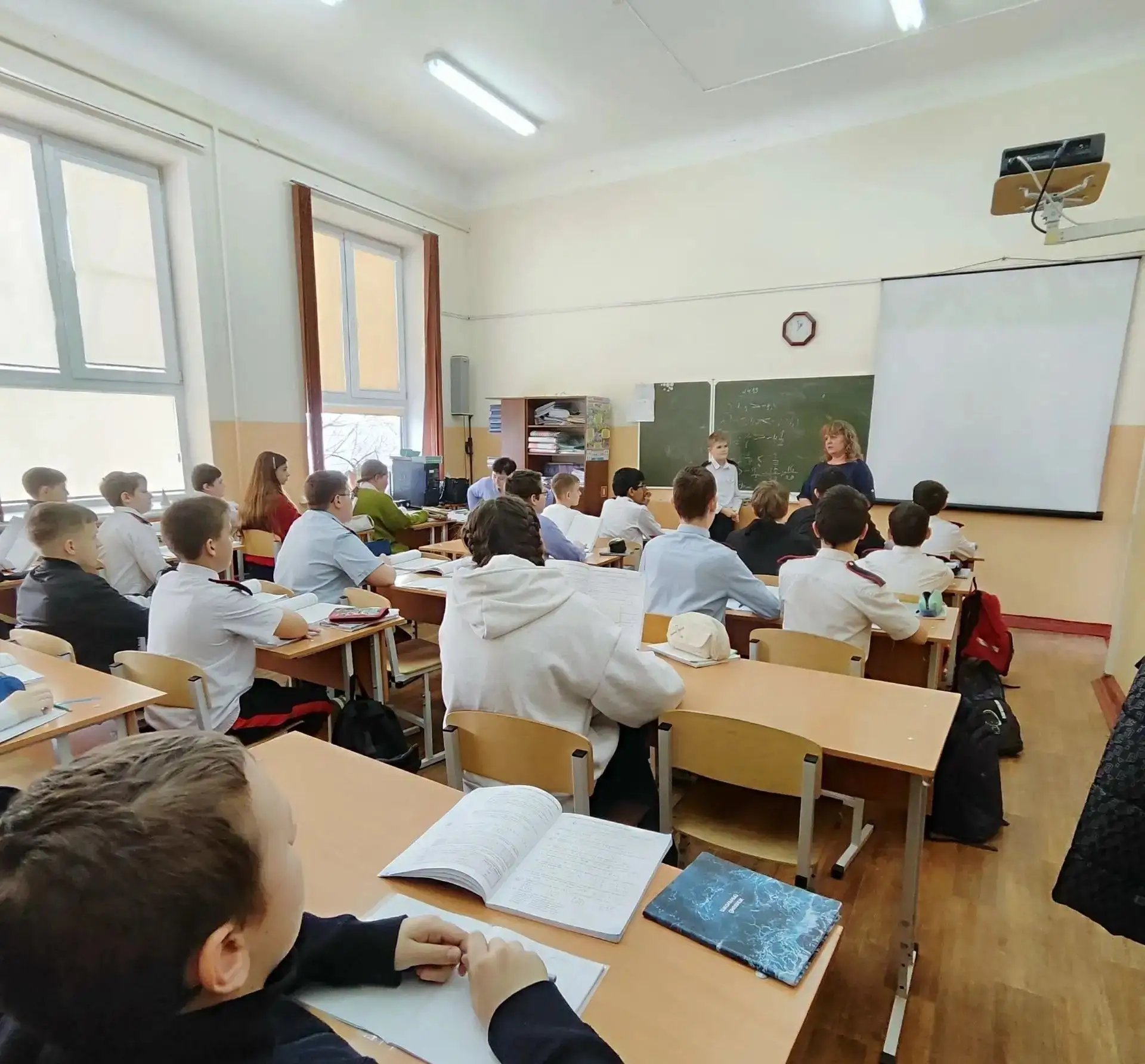 Наши школьники против кибермошенников: присоединяемся к «Цифровому ликбезу»! 🛡️Знания ...