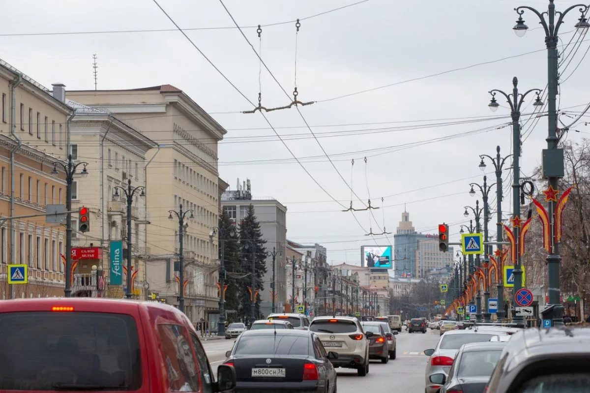 Аварийные машины перестанут получать штрафы за парковку в Воронеже