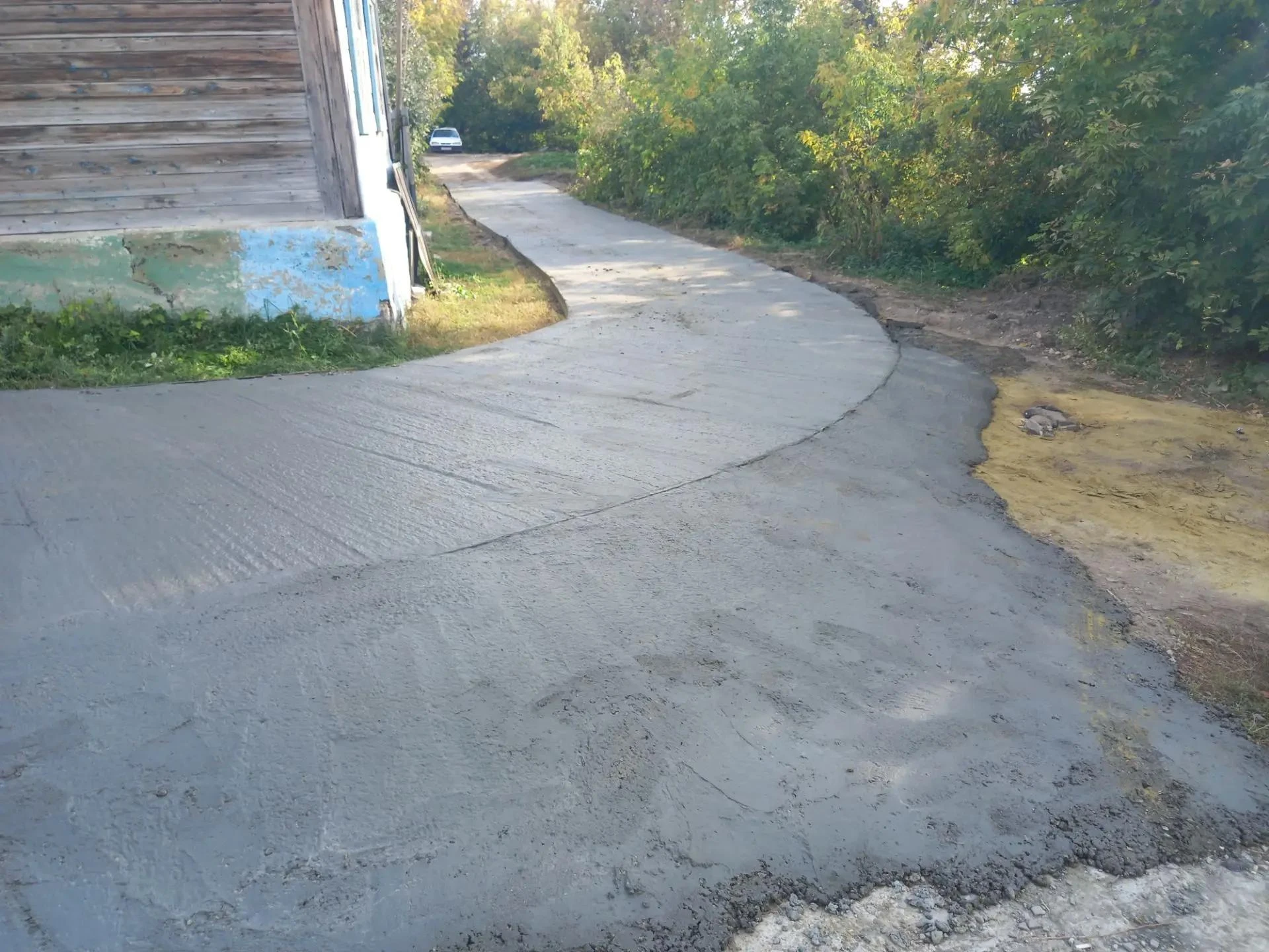 Завершены работы по бетонированию участка автодороги по  улице Степана Разина.