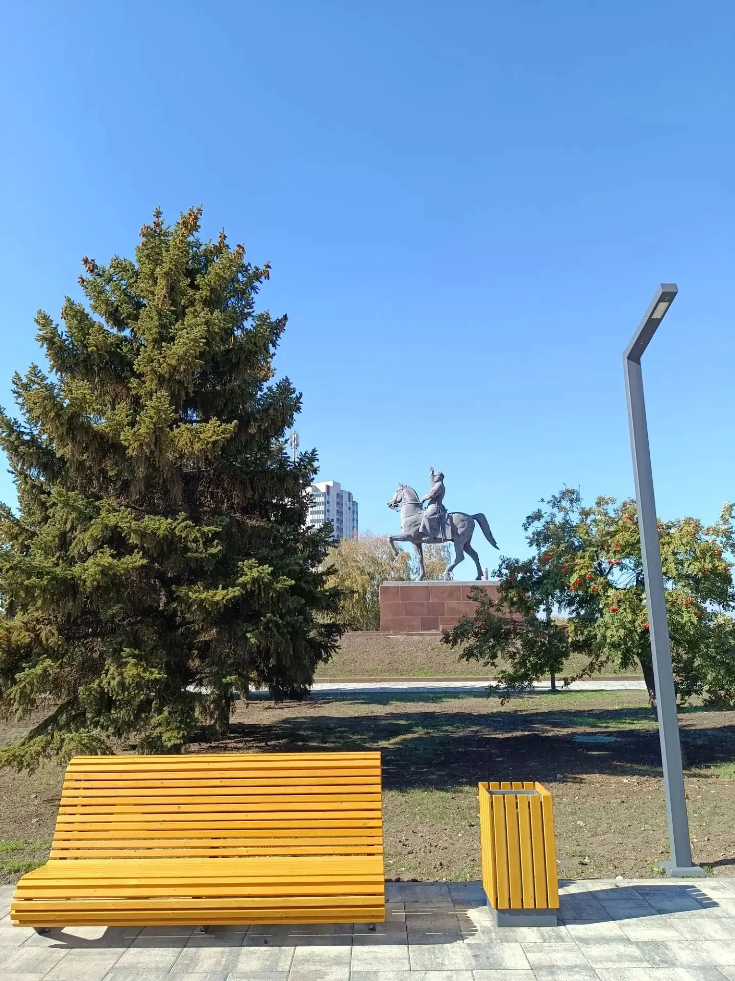 Вместе с представителями депутатского корпуса мы проинспектировали отремонтированный ск...
