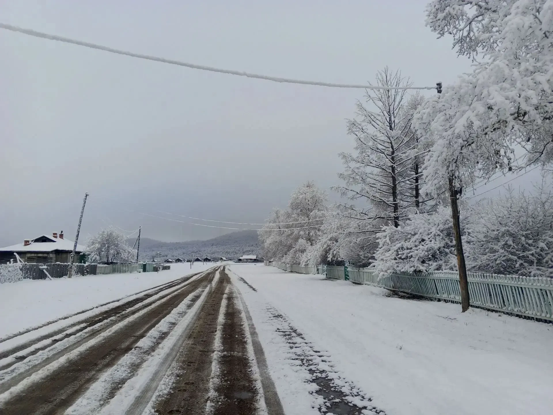 ❄️👍 Сегодняшний утренний снег в Закаменском районе: Шара-Азарге, Санаге, Утате! Спасиб...