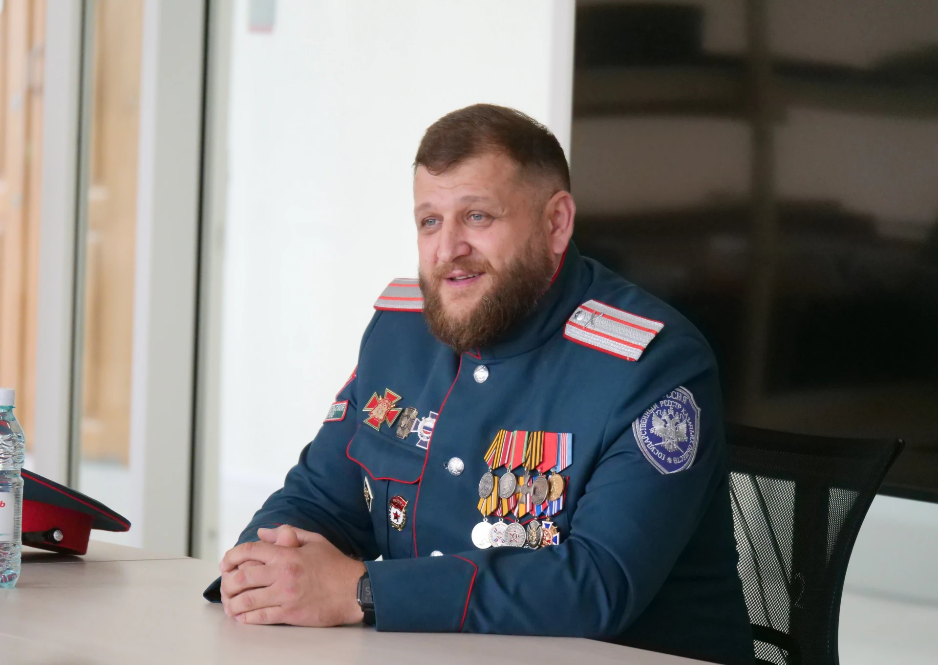 Студенты первого курса НГУАДИ встретились с сибирским казаком Алексеем Харитоновым