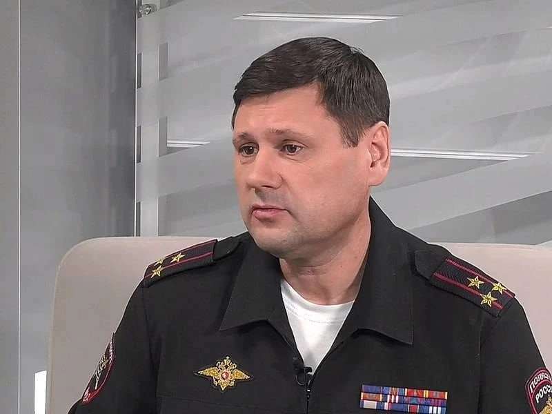 Экс-главу ГАИ Красноярского края приговорили к 10 годам колонии за торговлю номерами