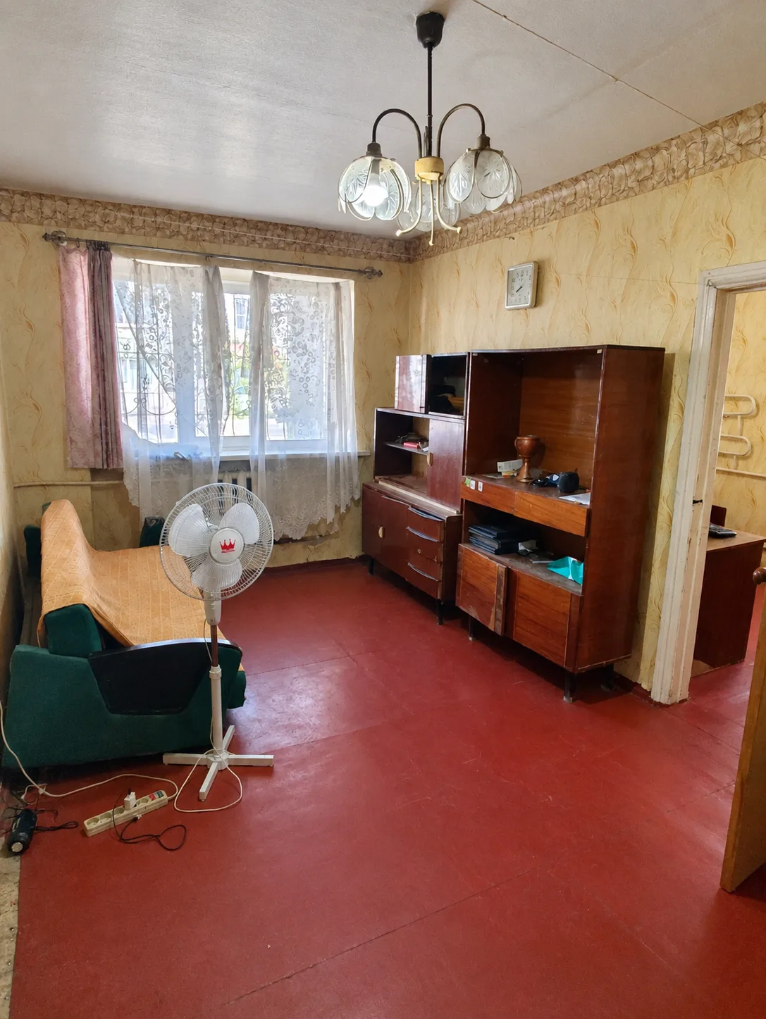 Продам 2-комнатную квартиру в Луганске