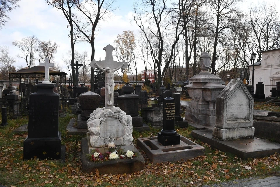 ⚡️Омскую бизнес-леди отправили под домашний арест за аферу с местами на кладбище.