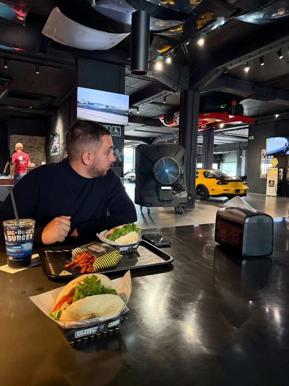 🍔 Здоровый дух, но сочный грех: почему ЗОЖ это марафон, а бургер - спринт в удовольств...